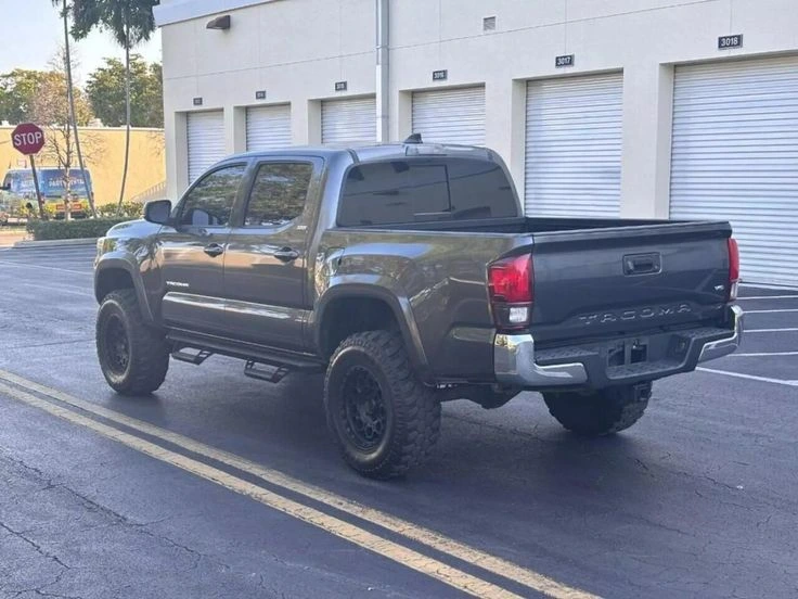 Used Toyota Tacoma